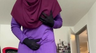 Dhimmi bea - Hijabi masturbation fully dressed