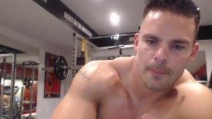 Straight Muscle Guy on webcam